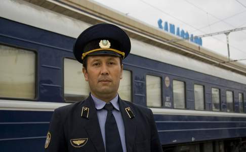 Registan Express op station Samarkand